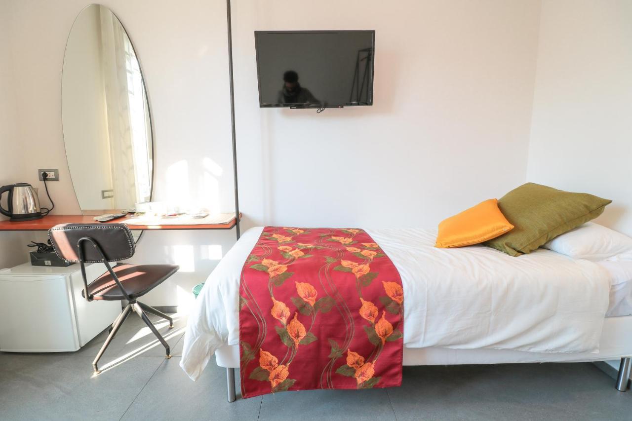 Terrazze Del Lungomare Bed & Breakfast เนเปิลส์ ภายนอก รูปภาพ