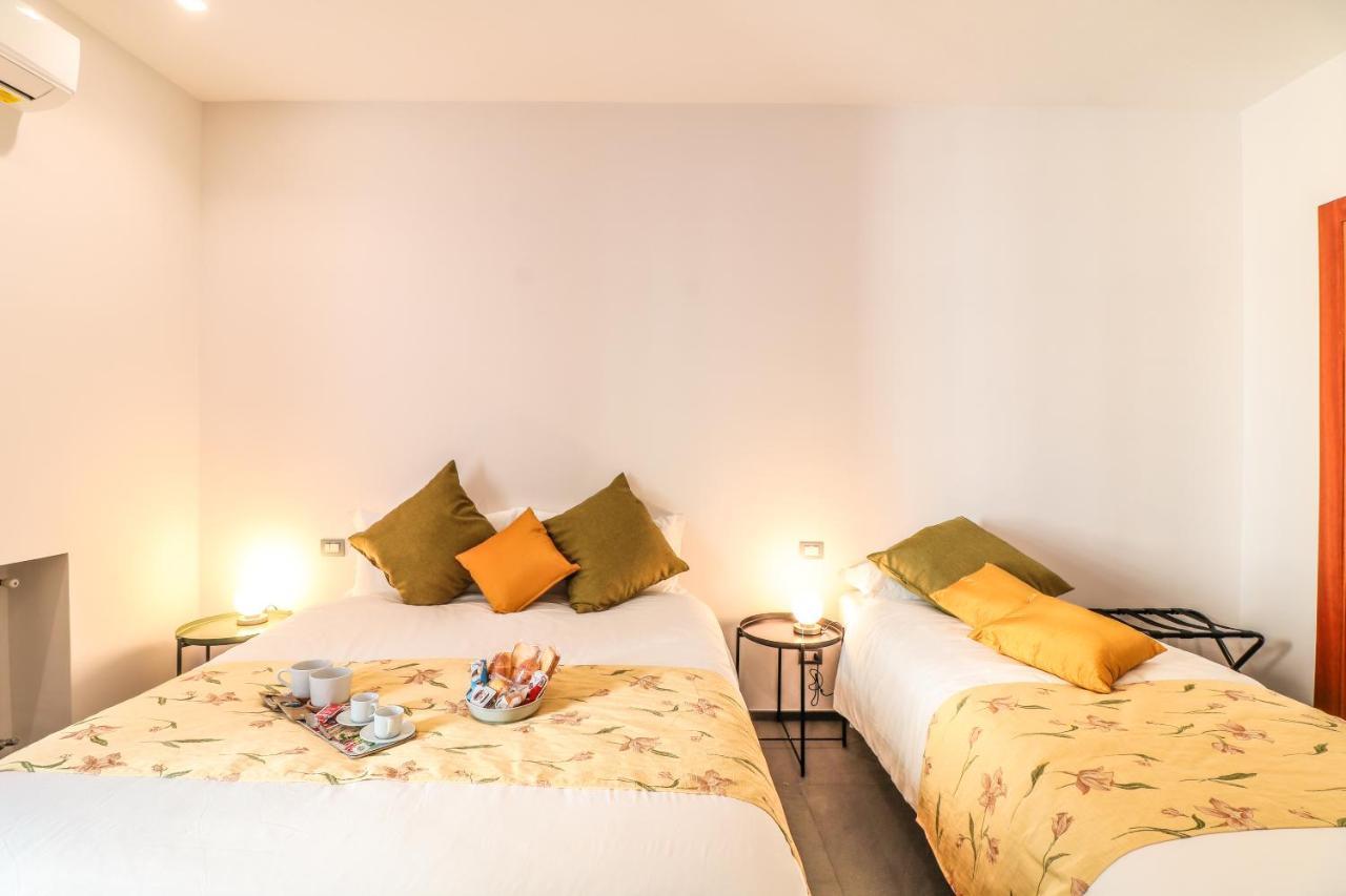 Terrazze Del Lungomare Bed & Breakfast เนเปิลส์ ภายนอก รูปภาพ