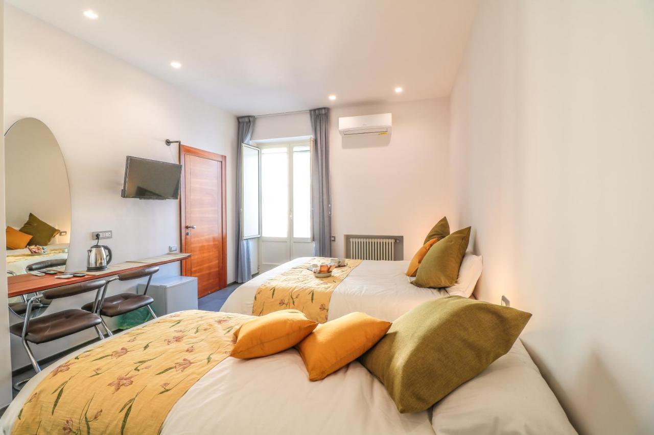 Terrazze Del Lungomare Bed & Breakfast เนเปิลส์ ภายนอก รูปภาพ