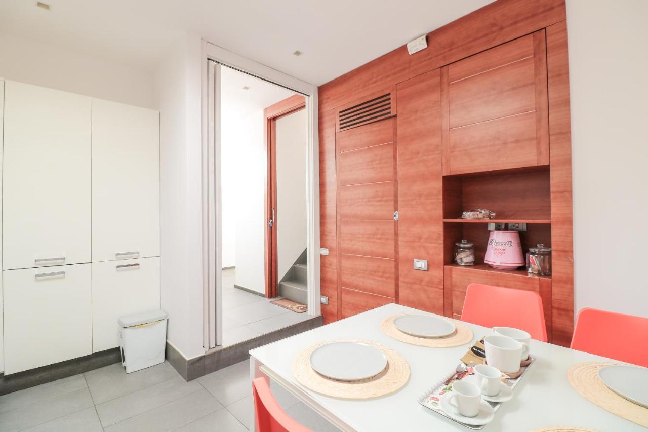 Terrazze Del Lungomare Bed & Breakfast เนเปิลส์ ภายนอก รูปภาพ